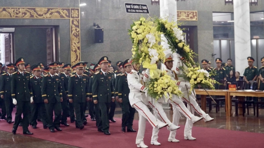 Solemn funeral held for 12 martyrs in military drill incident